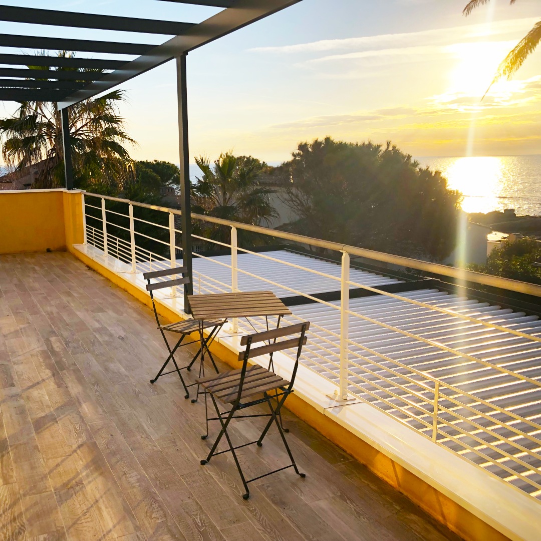Villa Les Deux Palmes – Les Issambres – Sunset Balcony -1080×1080 Seaview Balcony | Villa Les Deux Palmes - Les Issambres - Côte D'Azur
